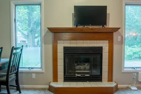 810 42ND Street Moline IL 61265