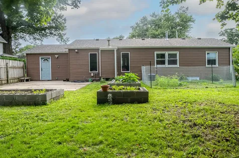 810 42ND Street Moline IL 61265