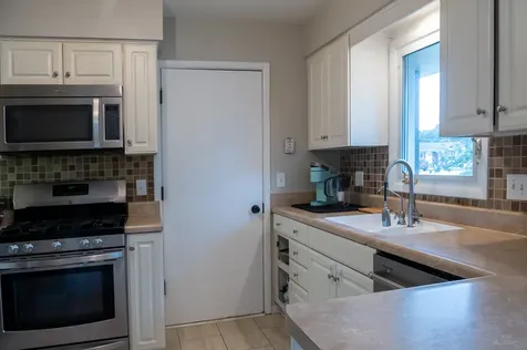 810 42ND Street Moline IL 61265