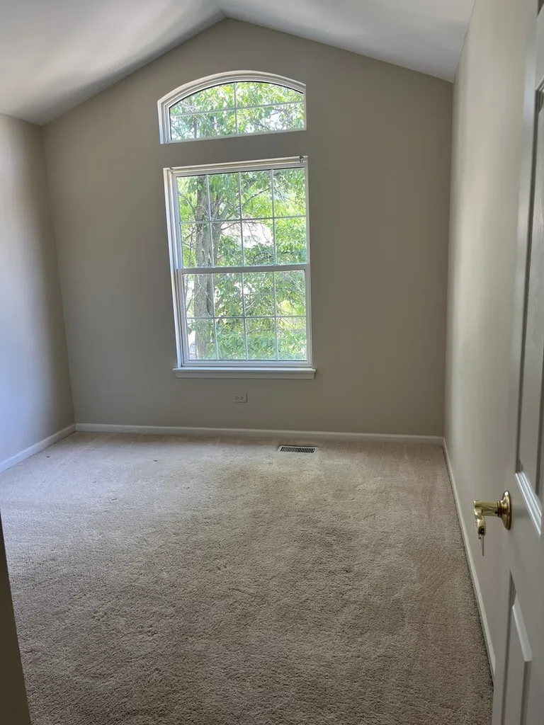 1617 Astor Avenue Oakbrook Terrace IL 60181