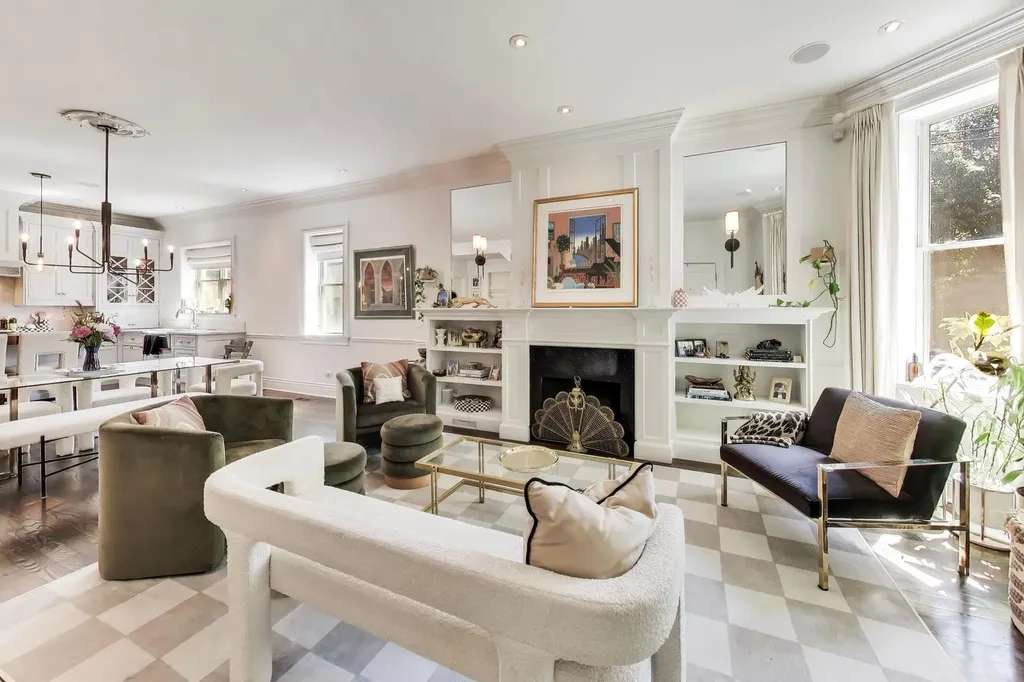 2112 West Cortland Street Chicago IL 60647