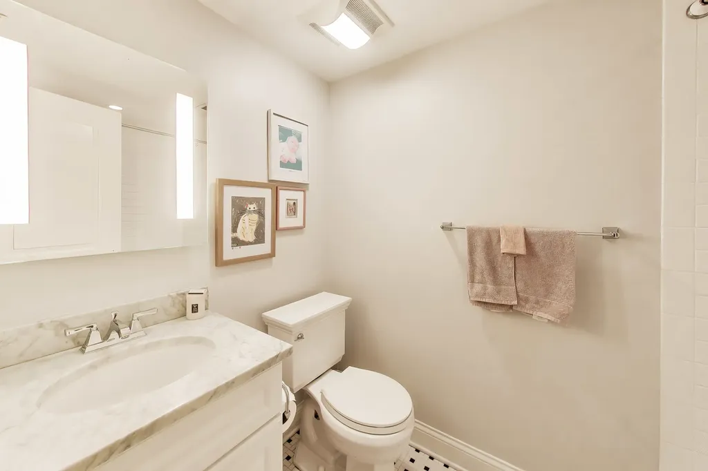 2112 West Cortland Street Chicago IL 60647