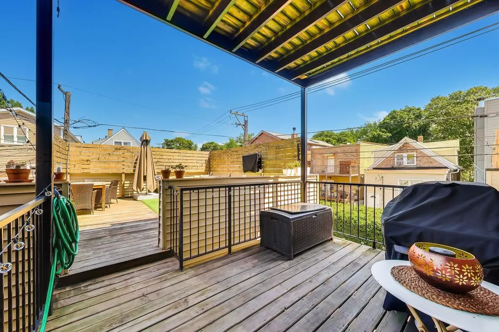 2112 West Cortland Street Chicago IL 60647
