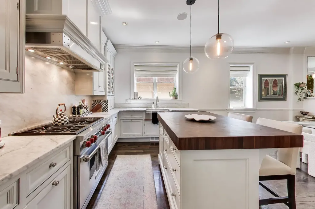 2112 West Cortland Street Chicago IL 60647