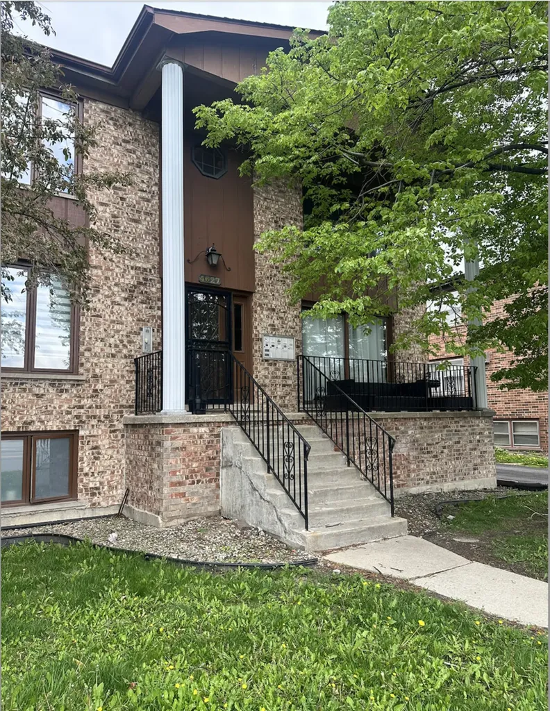 4627 Eberly Avenue Brookfield IL 60513