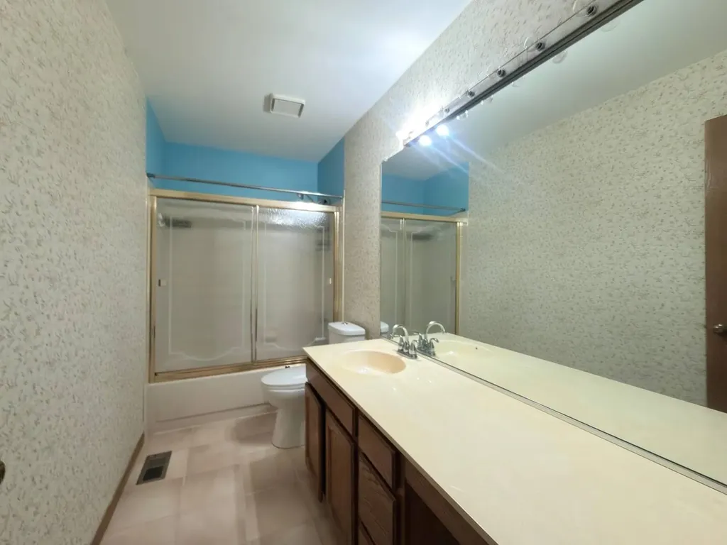 1464 Farington Lane Aurora IL 60504
