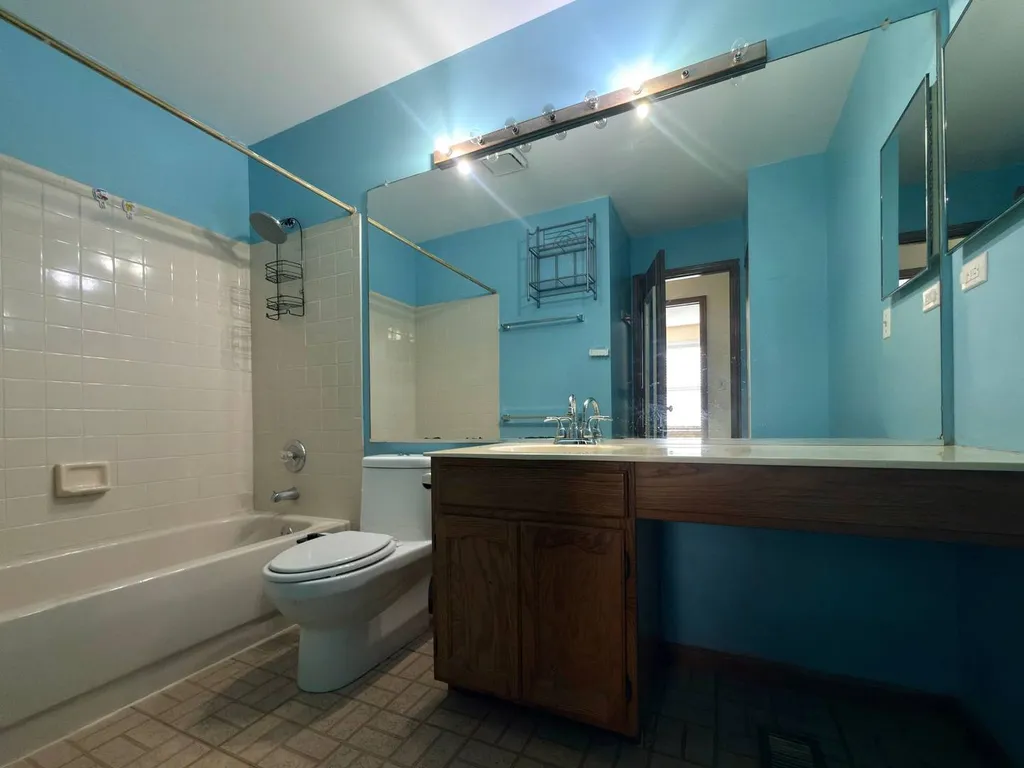 1464 Farington Lane Aurora IL 60504