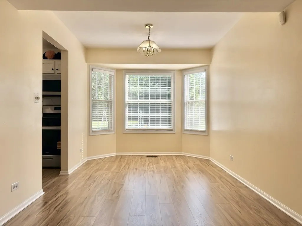 1464 Farington Lane Aurora IL 60504
