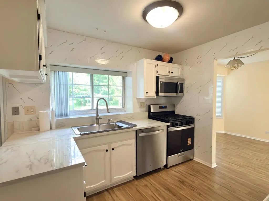 1464 Farington Lane Aurora IL 60504