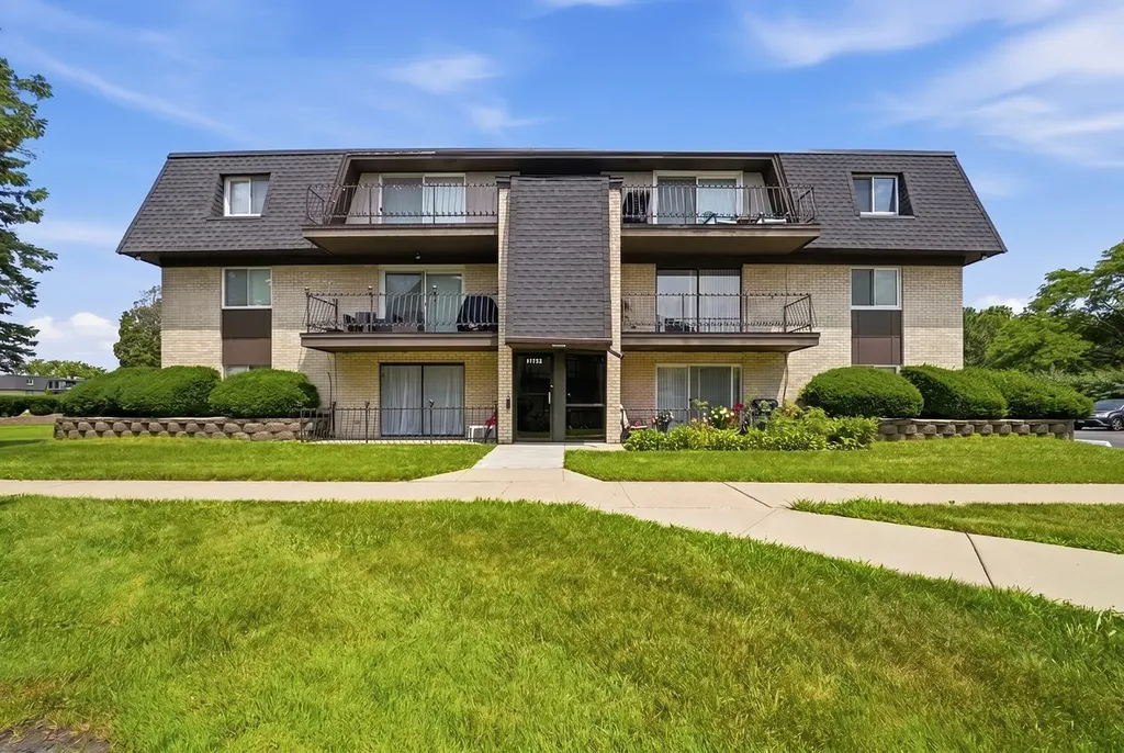 11123 South 84th Avenue Palos Hills IL 60465