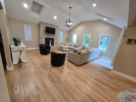 1909 West 56th Street La Grange Highlands IL 60525