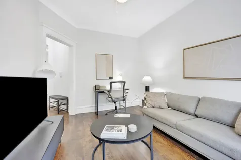 1004 West Dakin Street Chicago IL 60613