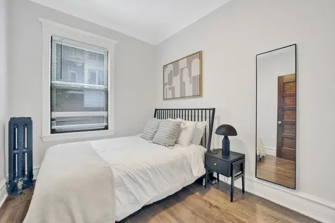 1004 West Dakin Street Chicago IL 60613