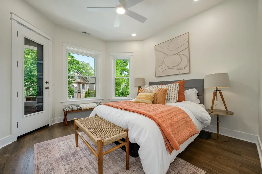 1907 West Berwyn Avenue Chicago IL 60640