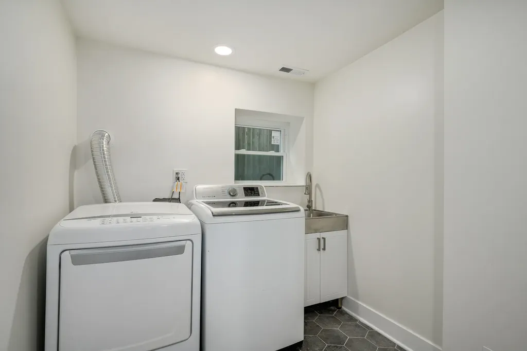 1907 West Berwyn Avenue Chicago IL 60640