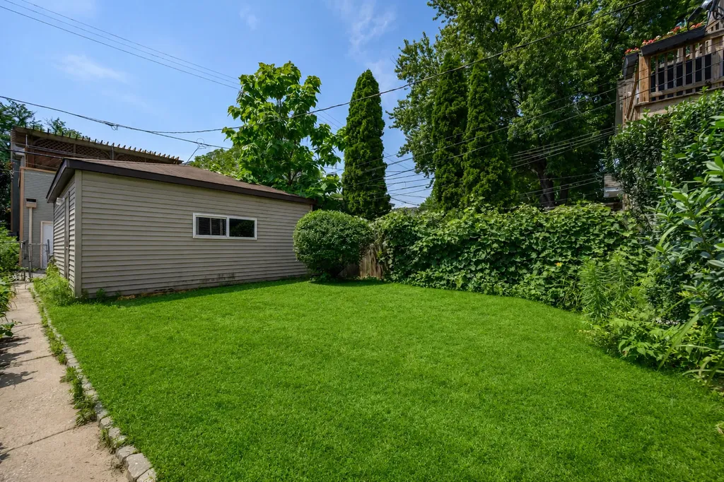 1907 West Berwyn Avenue Chicago IL 60640