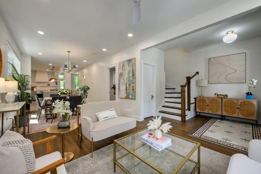 1907 West Berwyn Avenue Chicago IL 60640