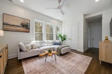 1907 West Berwyn Avenue Chicago IL 60640