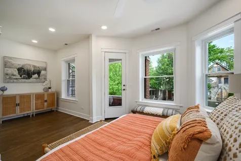 1907 West Berwyn Avenue Chicago IL 60640