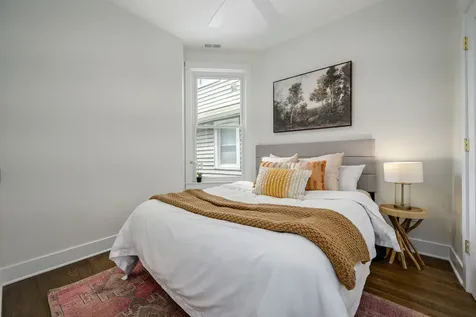 1907 West Berwyn Avenue Chicago IL 60640