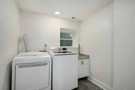 1907 West Berwyn Avenue Chicago IL 60640