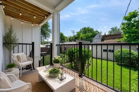 1907 West Berwyn Avenue Chicago IL 60640