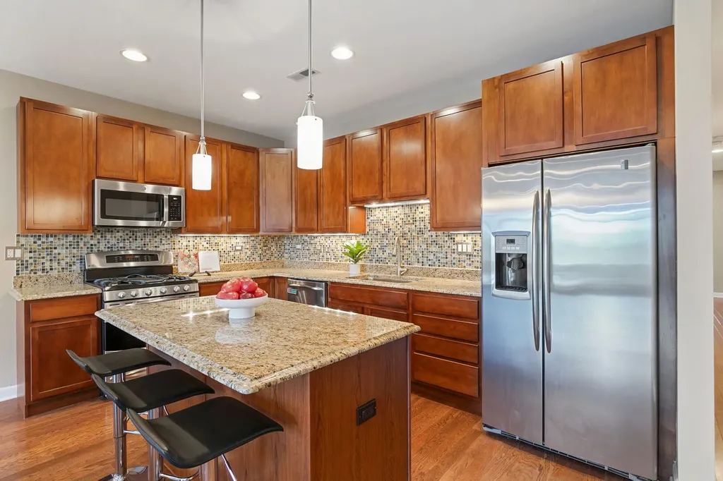 2936 North Lincoln Avenue Chicago IL 60657