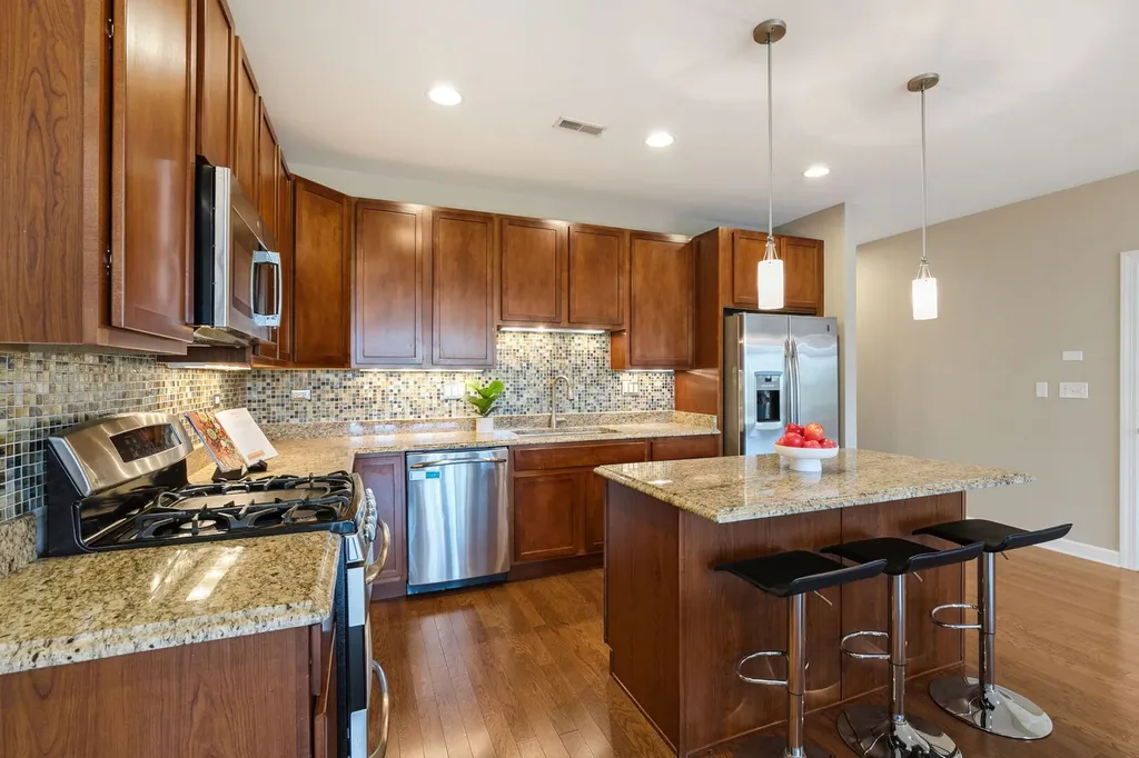 2936 North Lincoln Avenue Chicago IL 60657