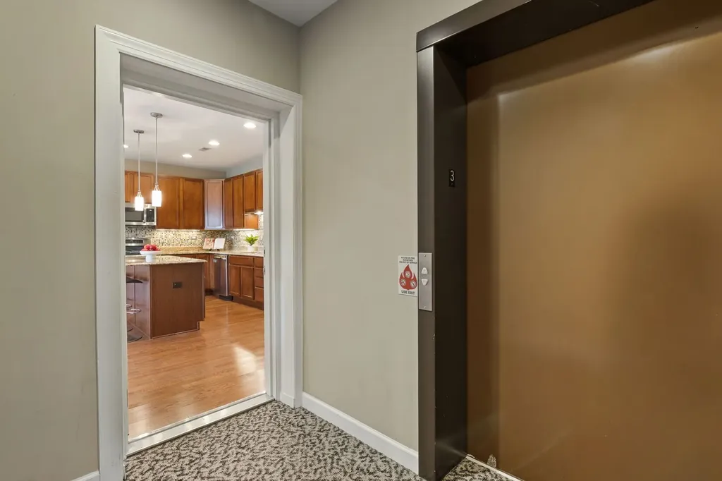 2936 North Lincoln Avenue Chicago IL 60657