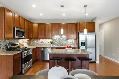 2936 North Lincoln Avenue Chicago IL 60657