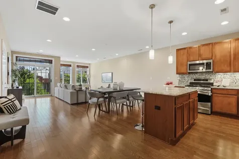 2936 North Lincoln Avenue Chicago IL 60657