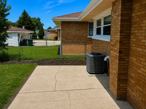 1446 Highridge Parkway Westchester IL 60154