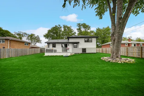 10324 South 81st Avenue Palos Hills IL 60465