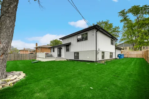 10324 South 81st Avenue Palos Hills IL 60465