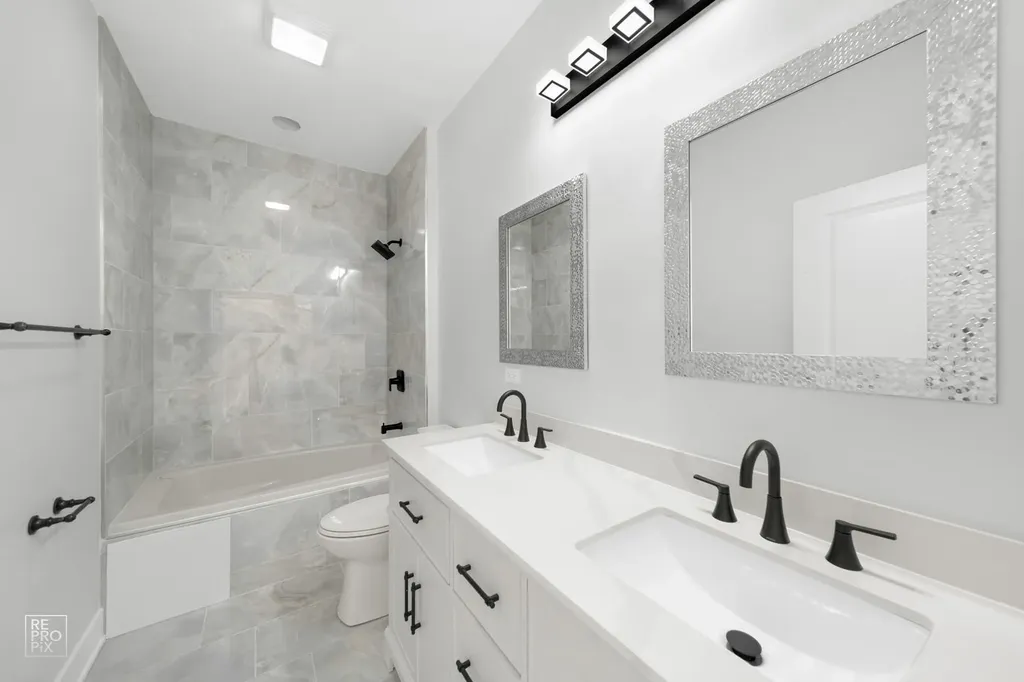 4241 West Walton Street Chicago IL 60651