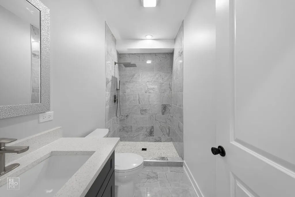 4241 West Walton Street Chicago IL 60651