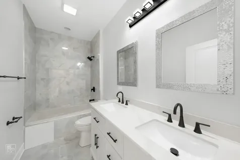 4241 West Walton Street Chicago IL 60651