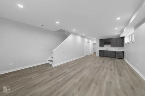 4241 West Walton Street Chicago IL 60651