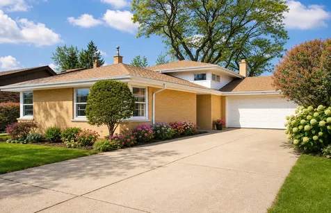 8732 West North Terrace Niles IL 60714