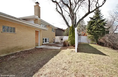 8732 West North Terrace Niles IL 60714