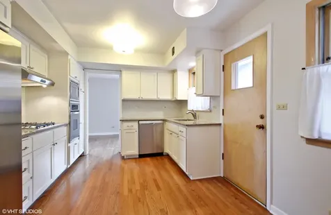 8732 West North Terrace Niles IL 60714