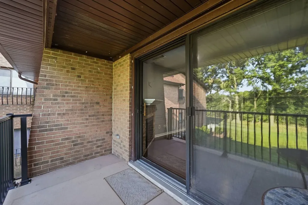 2204 Wharf Drive Woodridge IL 60517