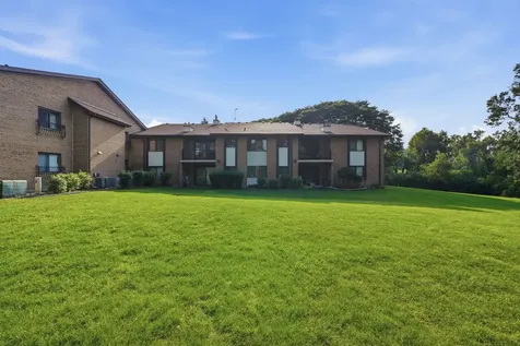 2204 Wharf Drive Woodridge IL 60517
