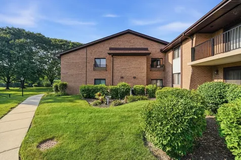 2204 Wharf Drive Woodridge IL 60517