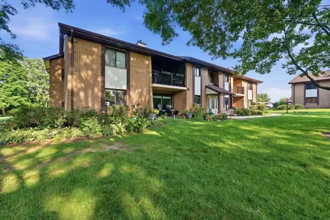 2204 Wharf Drive Woodridge IL 60517