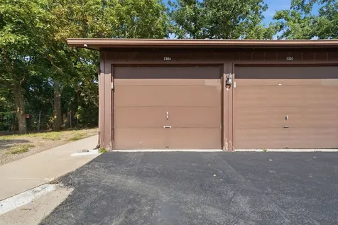 2204 Wharf Drive Woodridge IL 60517