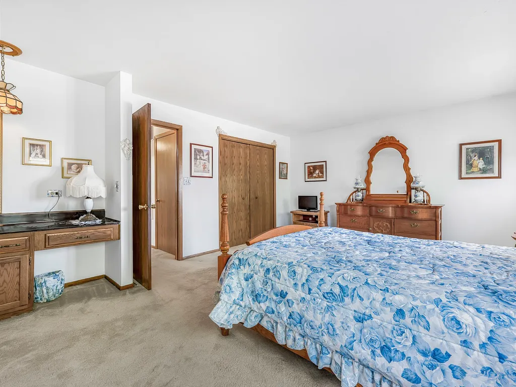 3615 North Pacific Avenue Chicago IL 60634