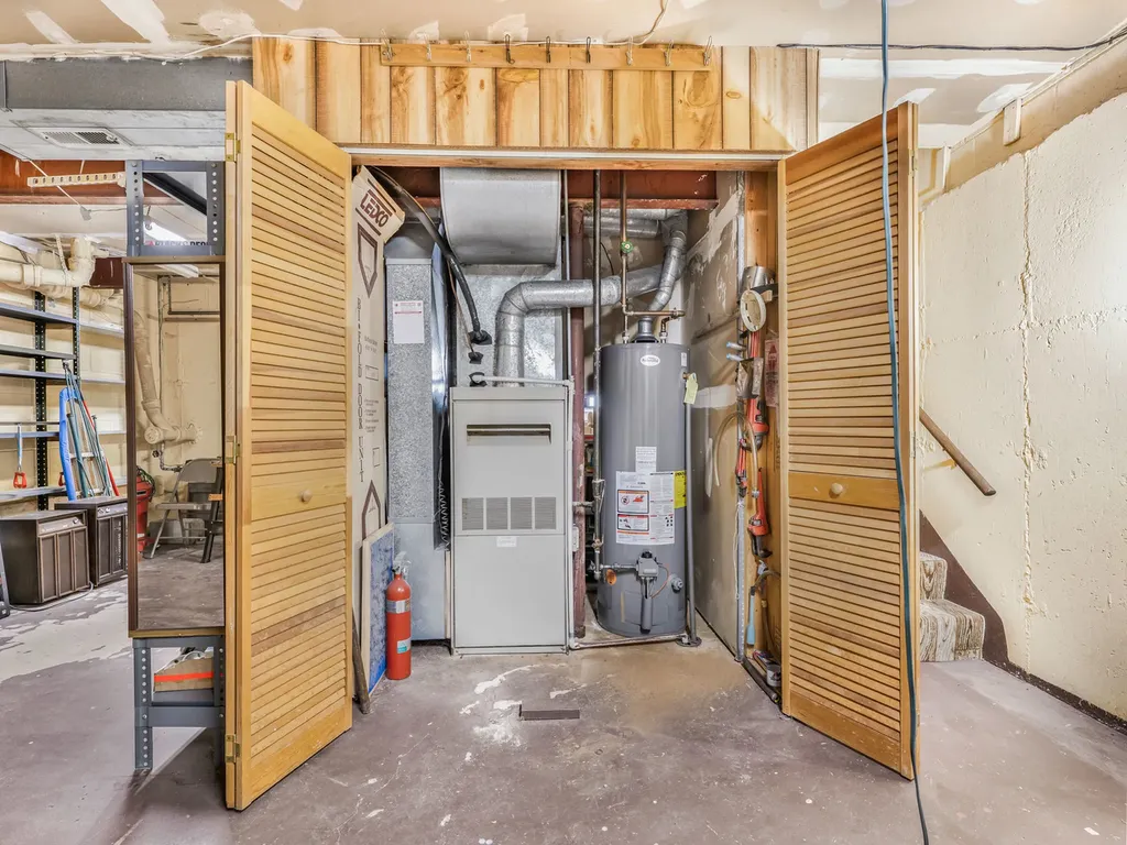 3615 North Pacific Avenue Chicago IL 60634