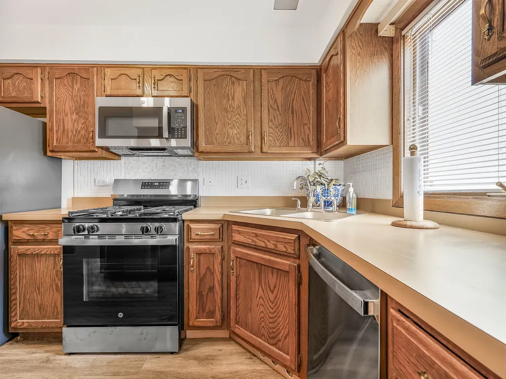 3615 North Pacific Avenue Chicago IL 60634