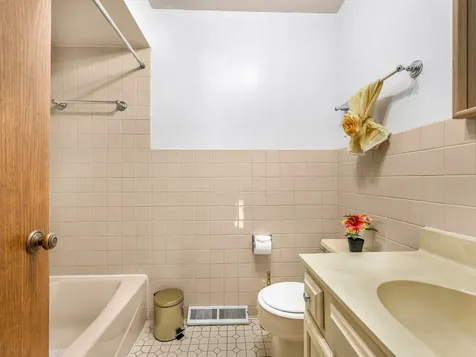 3615 North Pacific Avenue Chicago IL 60634